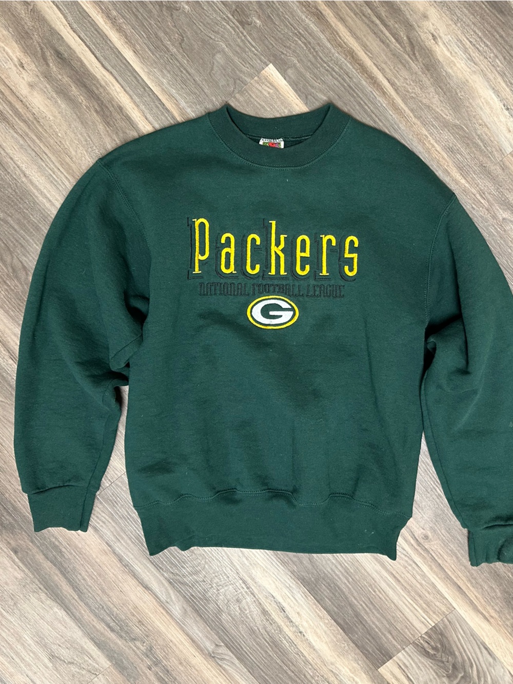 Vintage Fruit of the Loom Heavy Green Bay Packers Embroidered Sweatshirt